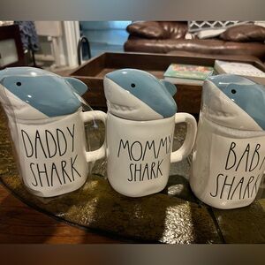 Rae Dunn mugs with removal lids